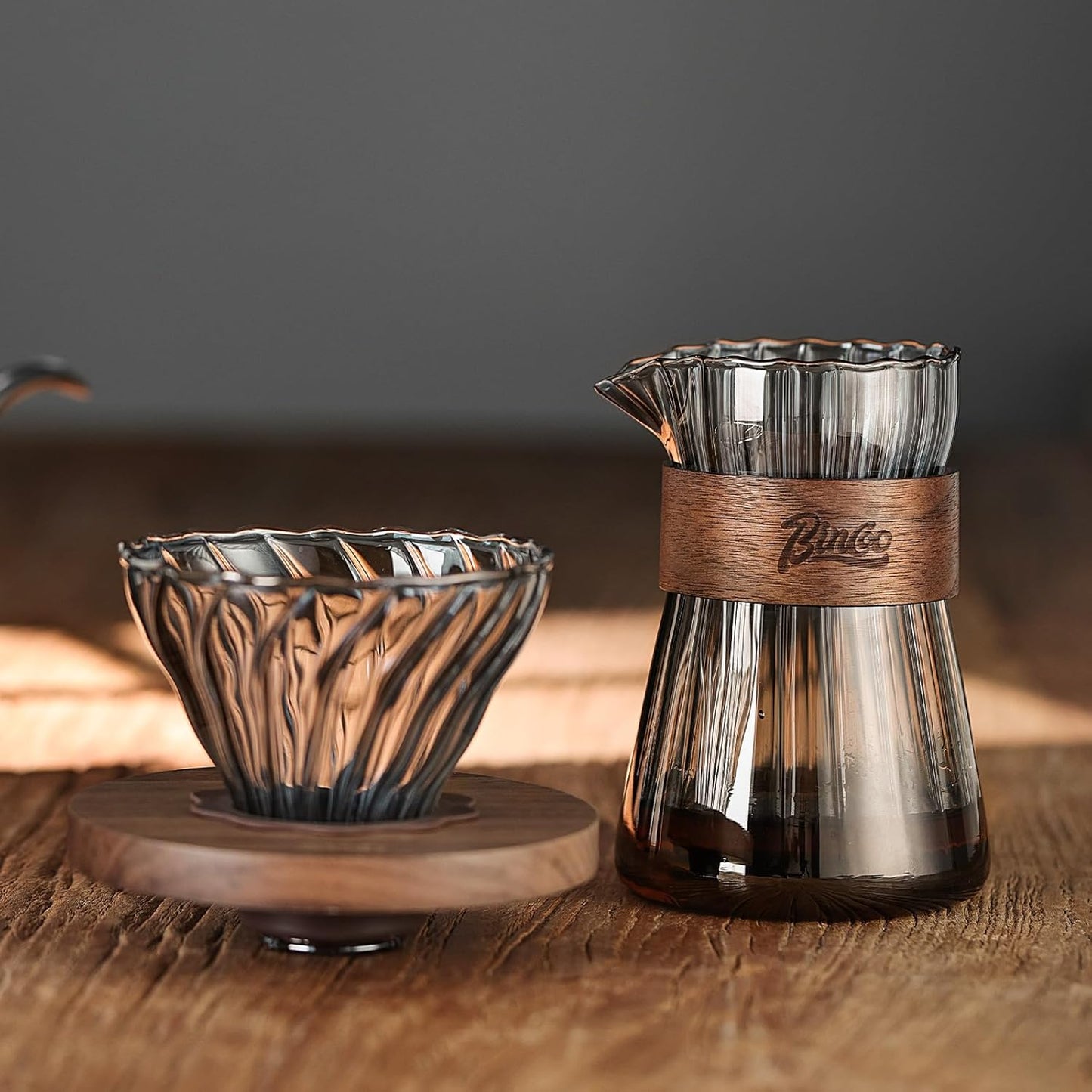 Bincoo Pour Over Coffee Maker Set - 500ML Glass Coffee Server Coffee Carafe with Walnut Dripper and 50PCS Paper Filter, Drip Coffee Maker Set for Home Café Restaurant