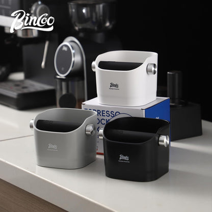 Bincoo GYKF2270 Square Coffee Knock Box 0.8L – ABS Espresso Knock Bin with Non-Slip Base, Wide 4.6" Slanted Opening & Detachable Silicone Knock Bar for Easy Cleaning and Quiet Use(Black square)