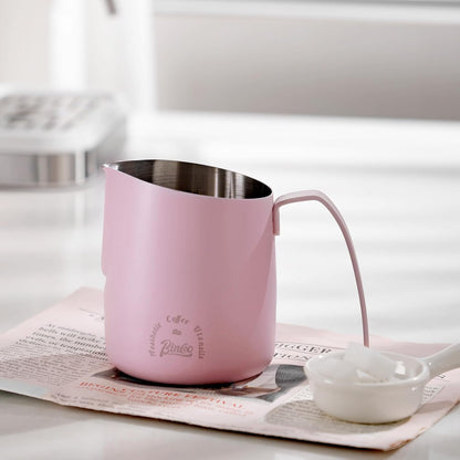 Milk Frothing Pitcher 500ML - Pink Espresso Steaming Pitcher, Stainless Steel Coffee Milk Frothing Cup with Large Handle and Scale, Espresso Machine Accessories for Barista