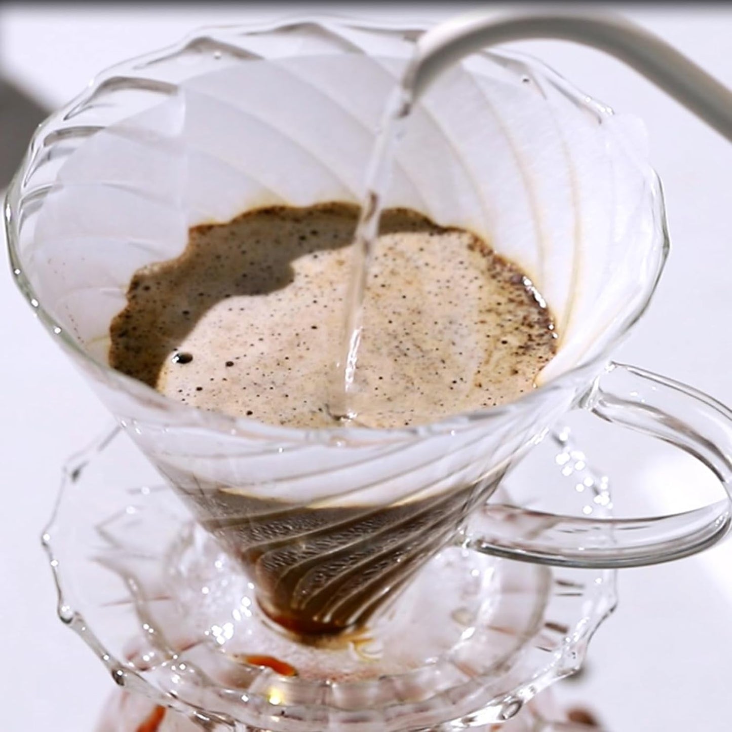 Bincoo Coffee Dripper,with 40 coffee filters Resuable Pour Over Coffee Maker With Handle, Slow Brewing Coffee Pour Over for Cafe, Travel, Home&Offices, 01 (Borosilicate Glass, 1-2 Cups(V01)