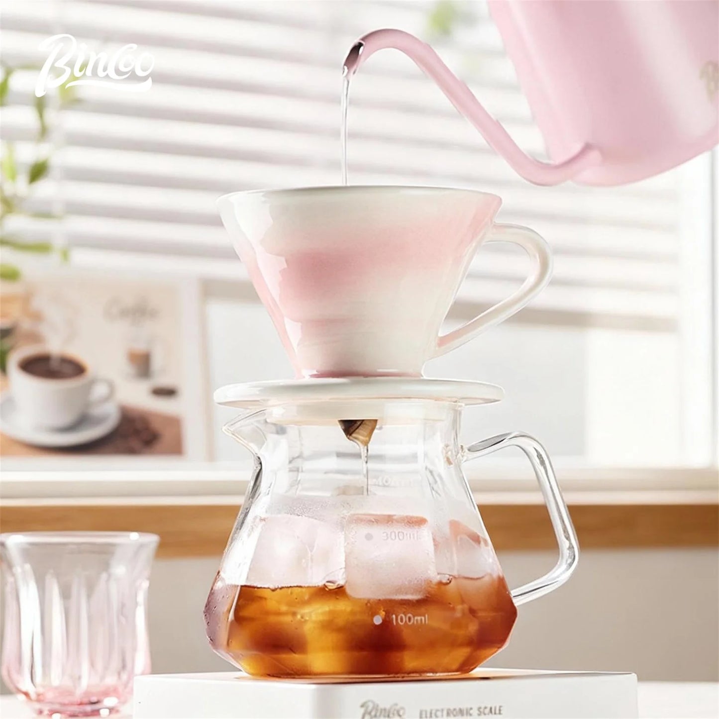 Bincoo GYKF0679 Drip Coffee Set with Ceramic Filter and Glass Carafe All in One Pour Over Brewing Ideal for Beginners Gift Presentation