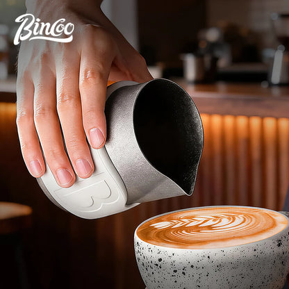 Bincoo Handleless Titanium Frothing Pitcher – Round Spout Latte Art Cup with Measuring Scale, Home Barista Tool