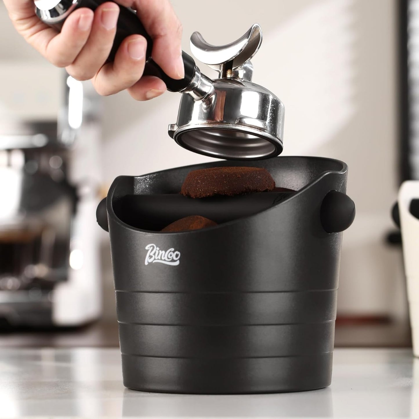 Bincoo Coffee Knock Box 6.8 Inch Shock-Coffee Ground Knock Box 1.2L with Removable Knock Bar and Non-Slip Base,Espresso Accessories Suitable for Home & Bar(White)