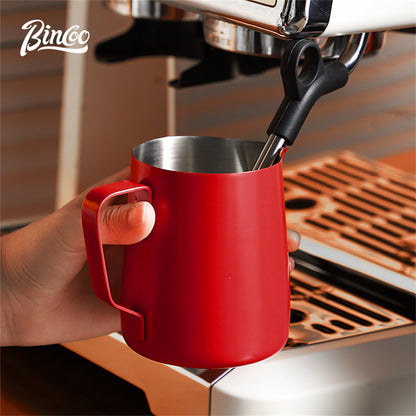 Bincoo GYKF0675 Professional 12oz Milk Frothing Pitcher for Latte Art, 304 Stainless Steel Espresso Steaming Jug with Ergonomic Handle & Sharp Spout, Perfect for Beginners & Baristas