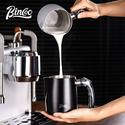 BINCOO Coffee Latte Art Pitcher Spouted Milk Frothing Cup Professional Coffee Milk Frothing Pitcher Coffee Equipment 600ML