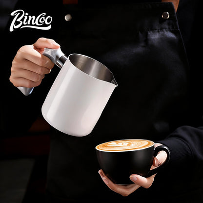 BINCOO Coffee Latte Art Pitcher Spouted Milk Frothing Cup Professional Coffee Milk Frothing Pitcher Coffee Equipment 600ML