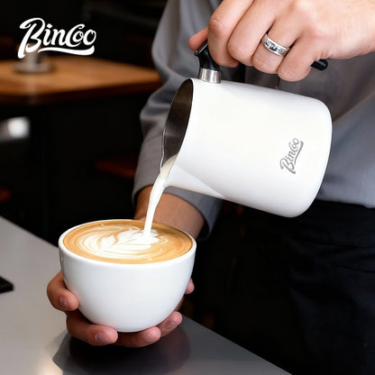 BINCOO Coffee Latte Art Pitcher Spouted Milk Frothing Cup Professional Coffee Milk Frothing Pitcher Coffee Equipment 600ML