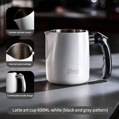 BINCOO Coffee Latte Art Pitcher Spouted Milk Frothing Cup Professional Coffee Milk Frothing Pitcher Coffee Equipment 600ML