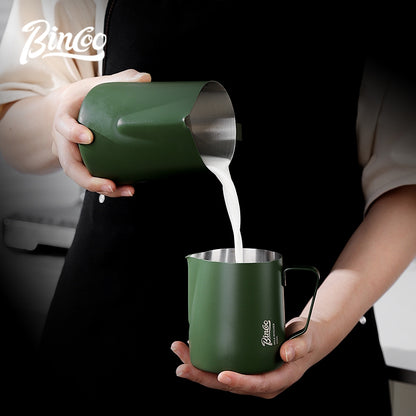 BINCOO Coffee Latte Art Cup with Latte Art Needle Professional Stainless Steel Coffee Latte Art Cup Thickened with Internal Graduations 350ML/600ML