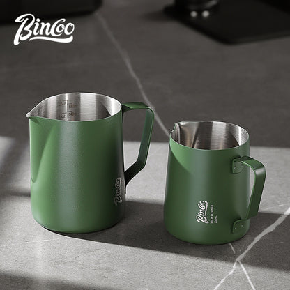 BINCOO Coffee Latte Art Cup with Latte Art Needle Professional Stainless Steel Coffee Latte Art Cup Thickened with Internal Graduations 350ML/600ML