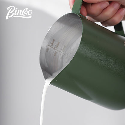 BINCOO Coffee Latte Art Cup with Latte Art Needle Professional Stainless Steel Coffee Latte Art Cup Thickened with Internal Graduations 350ML/600ML