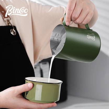 BINCOO Coffee Latte Art Cup with Latte Art Needle Professional Stainless Steel Coffee Latte Art Cup Thickened with Internal Graduations 350ML/600ML