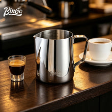 BINCOO Round‑Spout Stainless Steel Milk Pitcher Set with Latte Art Pen, Professional Coffee Milk Frothing Pitcher Barista Tool 350ML/600ML