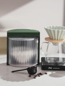 Bincoo GYKF2137 Rotatable Coffee Filter Holder,Basket Filter Paper Storage Container,ABS Dustproof Basket Filter Container Large Paper Holder for Home & Café for Coffee Bar Accessories(Black)