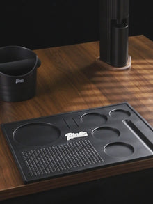 Bincoo GYKF1344 Multifunction Espresso Tamper Mat-Non-Slip Silicone Coffee Tamper Mat All in One-Tamping Pad for Barista Tool Home Kitchen Bar Coffee Shop (Black)