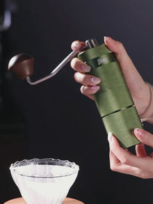 【Exhibition】Bincoo GYKF1625 Manual Coffee Bean Grinder, Portable Hand Espresso Grinder with 6 Star CNC Stainless Steel Conical Burr,16 Internal Adjustable Setting and Double Bearing, Portable Carry Bag, 25g Capacity