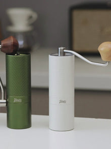 【Exhibition】Bincoo Manual Coffee Grinder, 420 Stainless Steel Burrs, Professional Double Bearing Adjustable Grinder,Portable Coffee Grinding